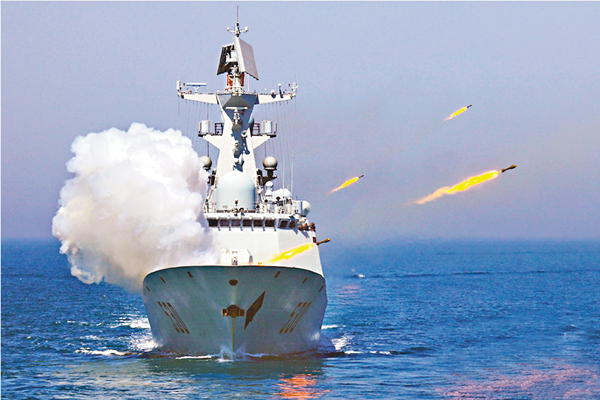 中國海軍艦艇在南海海域演習。 資料圖片