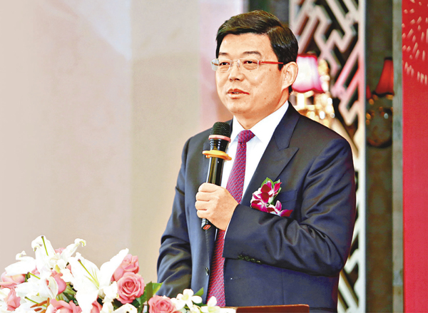 王振民昨接受本報記者採訪時指，「港獨」話題持續太久，已嚴重影響香港對外形象及繁榮穩定。 郭若溪 攝