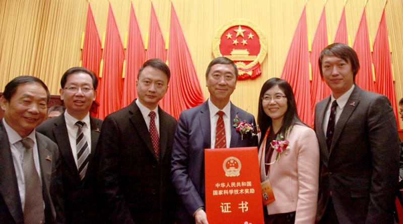 港中大團隊共獲得六項獎項。右三為沈祖堯/網絡圖片
