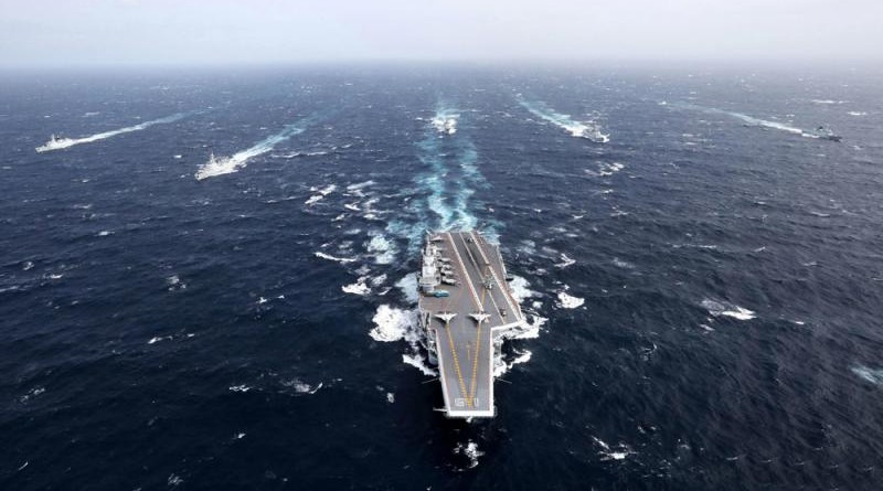 遼寧艦母編隊在南海進行訓練\網絡圖片