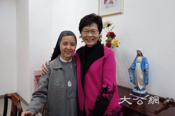 林太下午去了探望她的中學老師李永援修女。