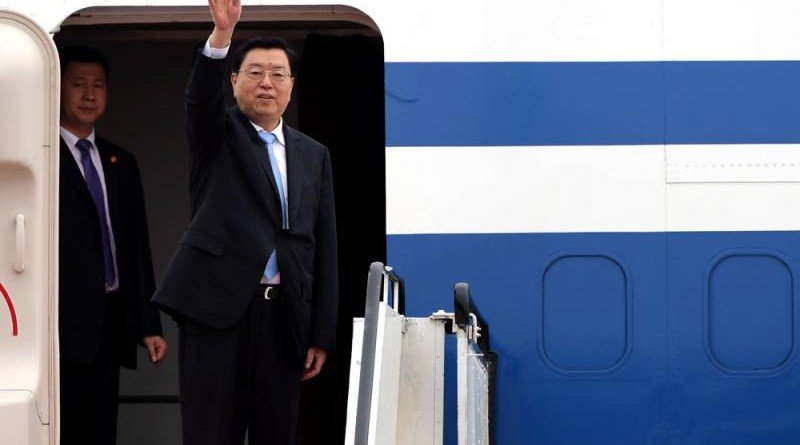 全國人大常委會委員長張德江結束三天視察澳門行程，昨日乘專機返回北京。