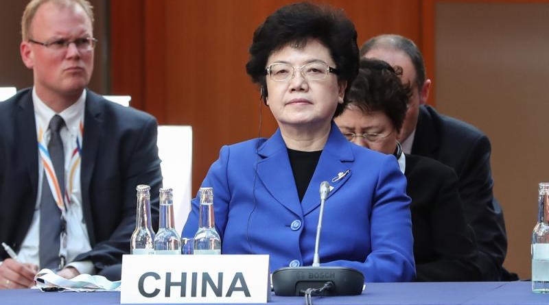 中國國家衛生計生委主任李斌（前）指出，台灣地區參與國際組織活動問題，必須遵照一個中國原則處理 資料圖片