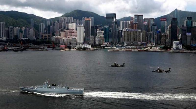 當地時間晚上7時15分，國家主席習近平乘坐的專機抵達阿斯塔納國際機場。新華社