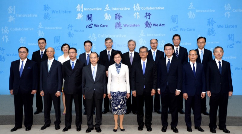 今日（21日）下午，香港第五任行政長官林鄭月娥率新獲國務院任命的第五屆特區政府主要官員會見媒體。（大公報記者林良堅攝）