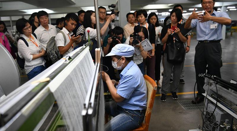 　　圖：台灣工業總會憂慮兩岸關係不佳影響台灣經濟及大陸台商發展。圖為日前兩岸媒體參訪成都台企\中新社
