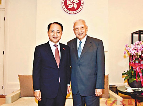 王志民(左)拜會董建華。中聯辦網站圖片